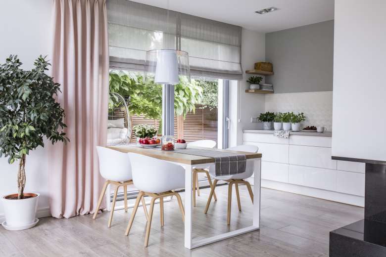 Elegant roman shades window treatment