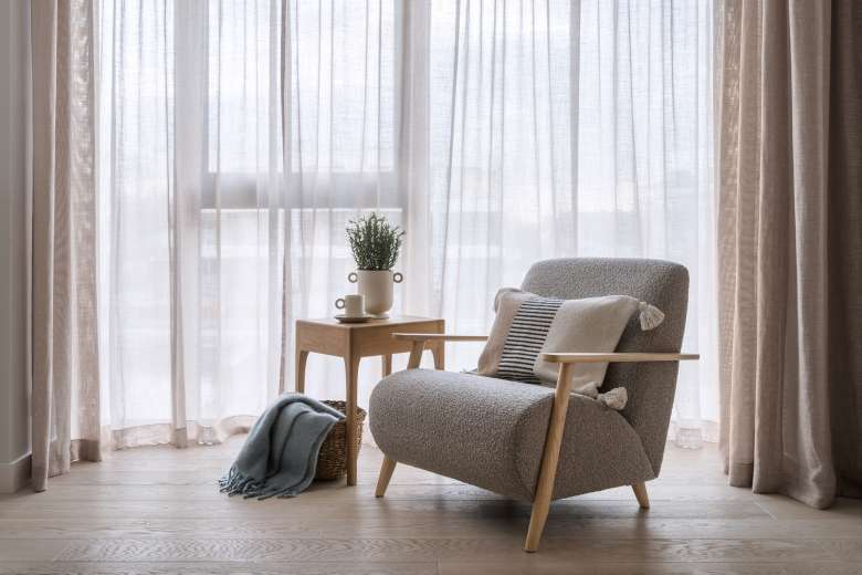 Natural linen drape blinds