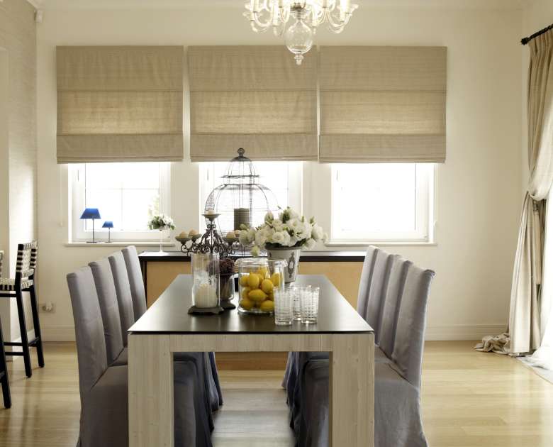 Roller blinds vs roman blinds