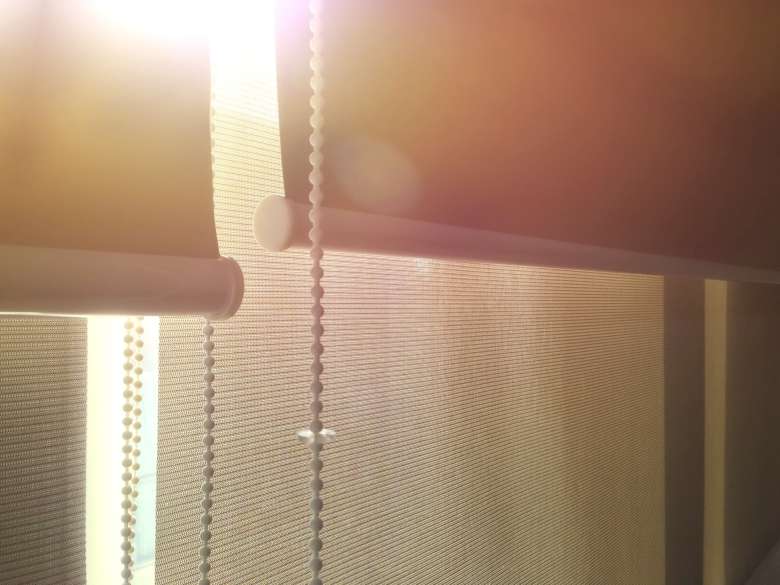 Simple fabric roller blinds